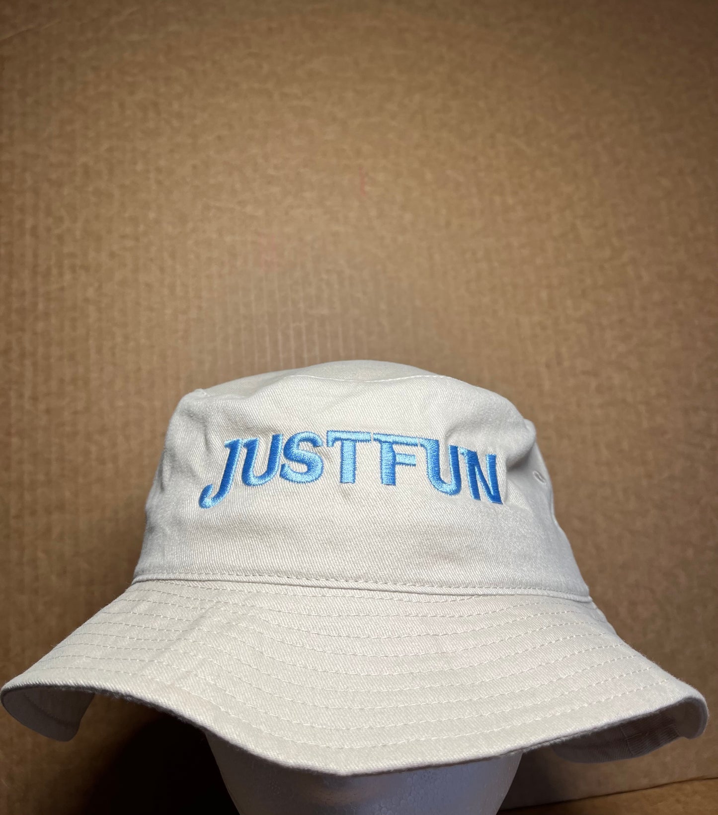 JUSTFUN Long J Bucket Hat Sand/Light Blue