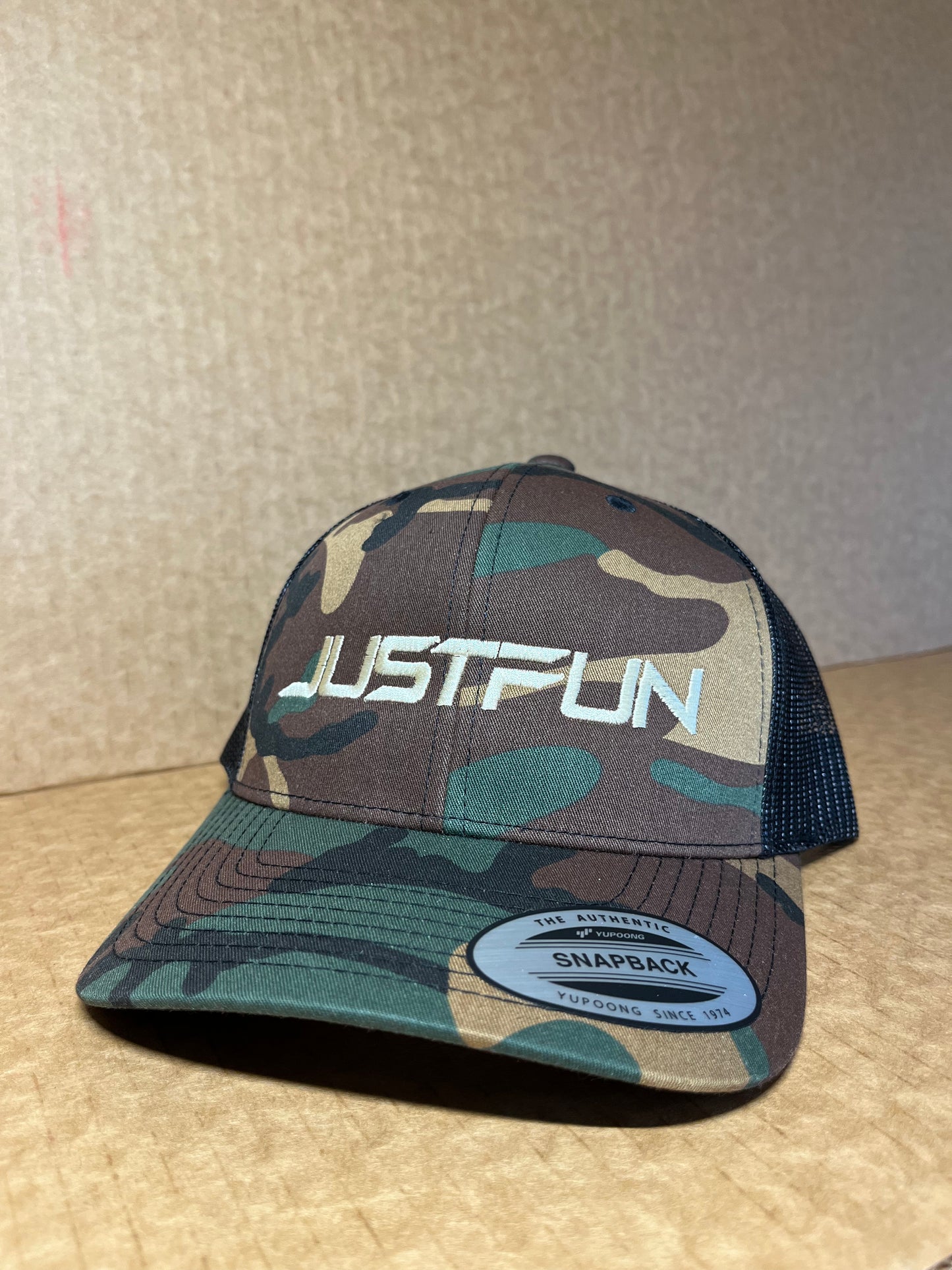 JUSTFUN Trucker Hat Rounded Embroidered Sharp Camo/White